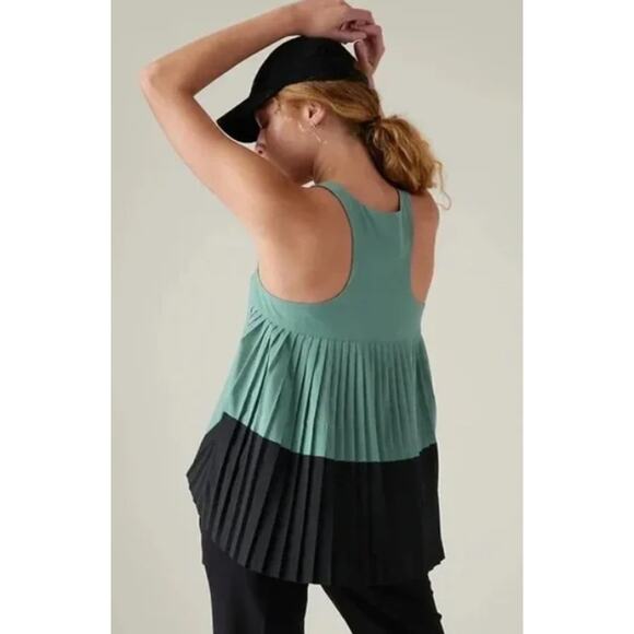 Athleta Swing Forward Pleated Tank Blue & Black Size Medium - Picture 9 of 9